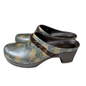 Crocs Women's Sarah Clogs Slip-On Casual Shoes Dark Gray/ Olive Floral 10